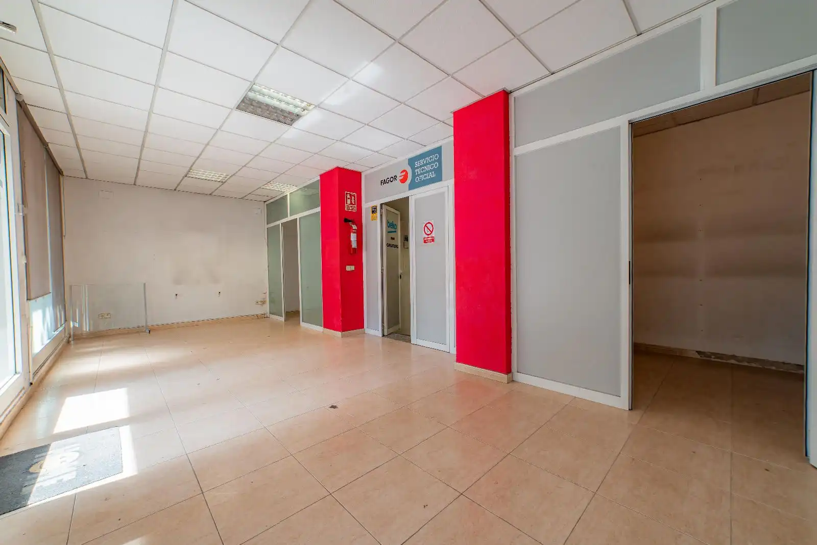 Business premises for sale in Esteve Terrades, imagen 4