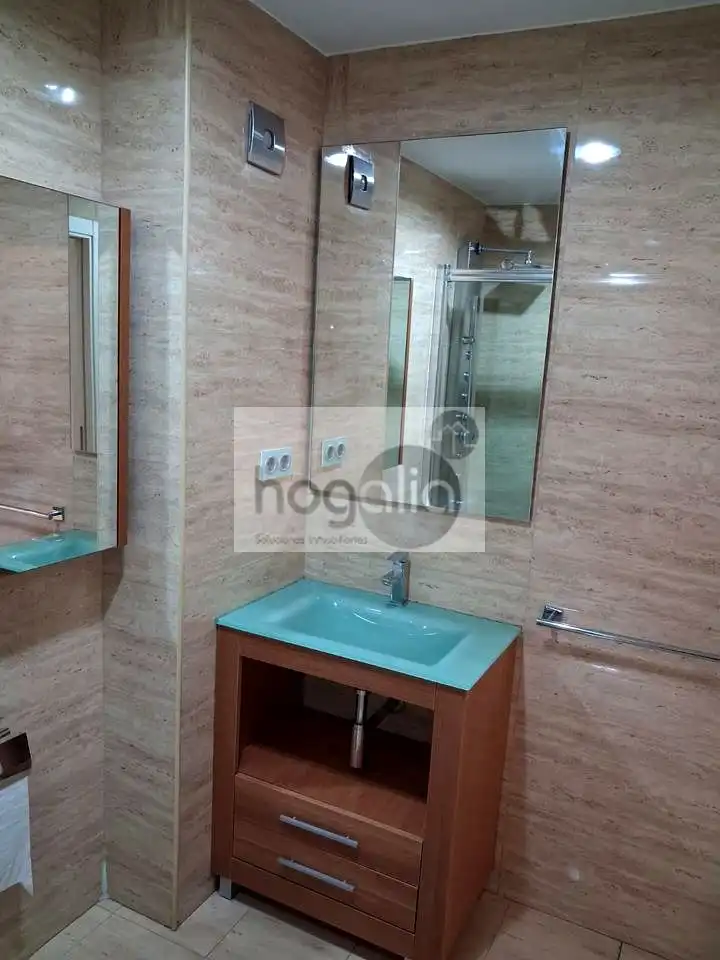 Bathroom of Flat for rent in Este - Alcosa- Torreblanca