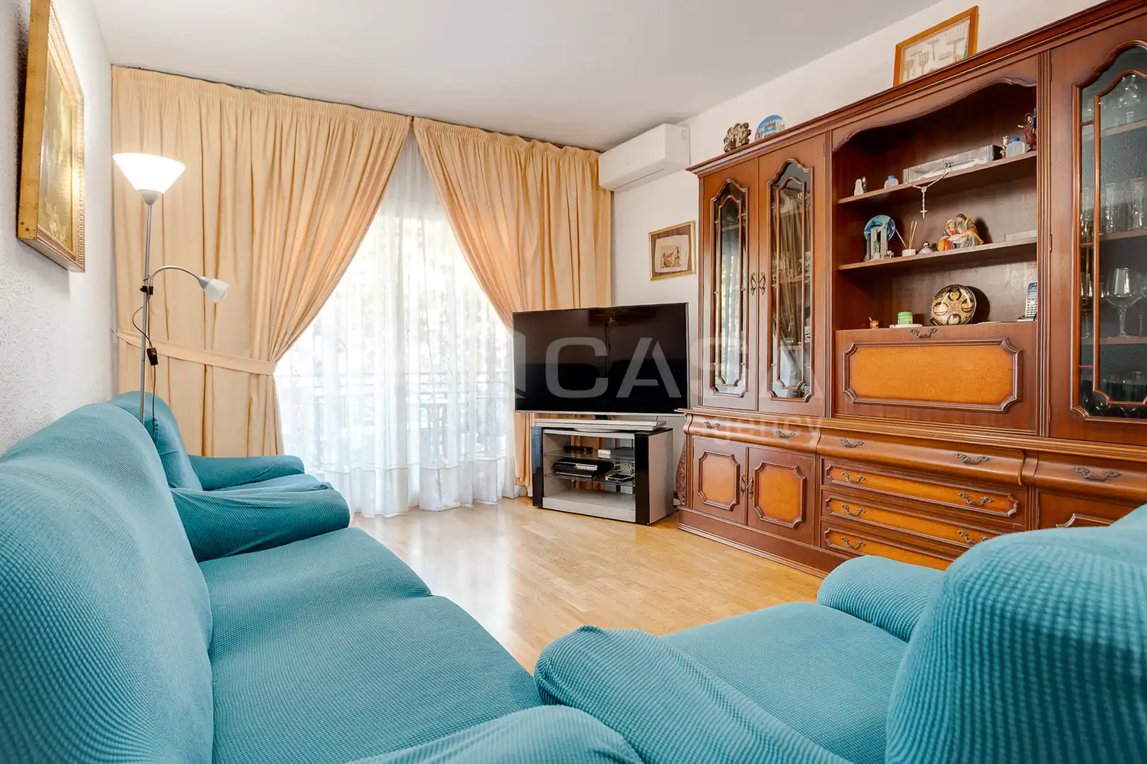 Sala d'estar de Pis en venda en Barcelona amb Aire condicionat, Parquet i Moblat