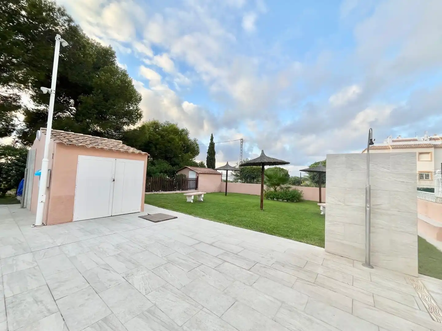 Jardín de Planta baja de alquiler en Torrevieja con Calefacción, Piscina y Amueblado