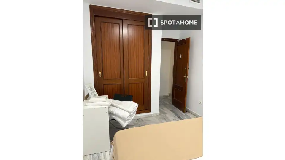 Bedroom of Flat for share in Sevilla  with Air Conditioner, Terrace and Furnished