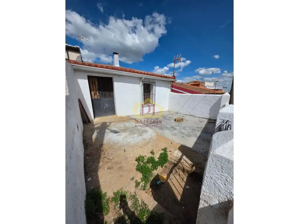 Vista exterior de Casa o chalet en venta en Las Veguillas  con Jardín privado