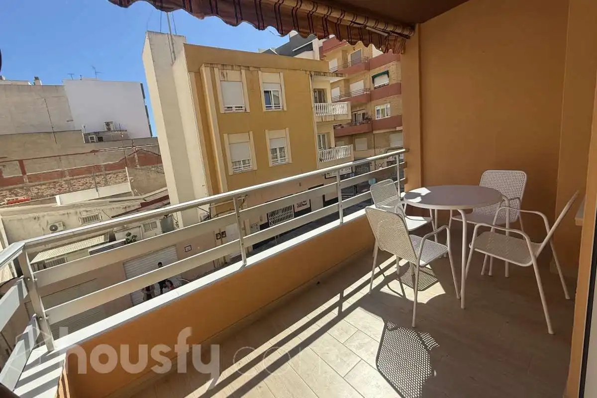 Terrasse von Wohnung zur Miete in Torrevieja mit Parkett, Terrasse und Möbliert