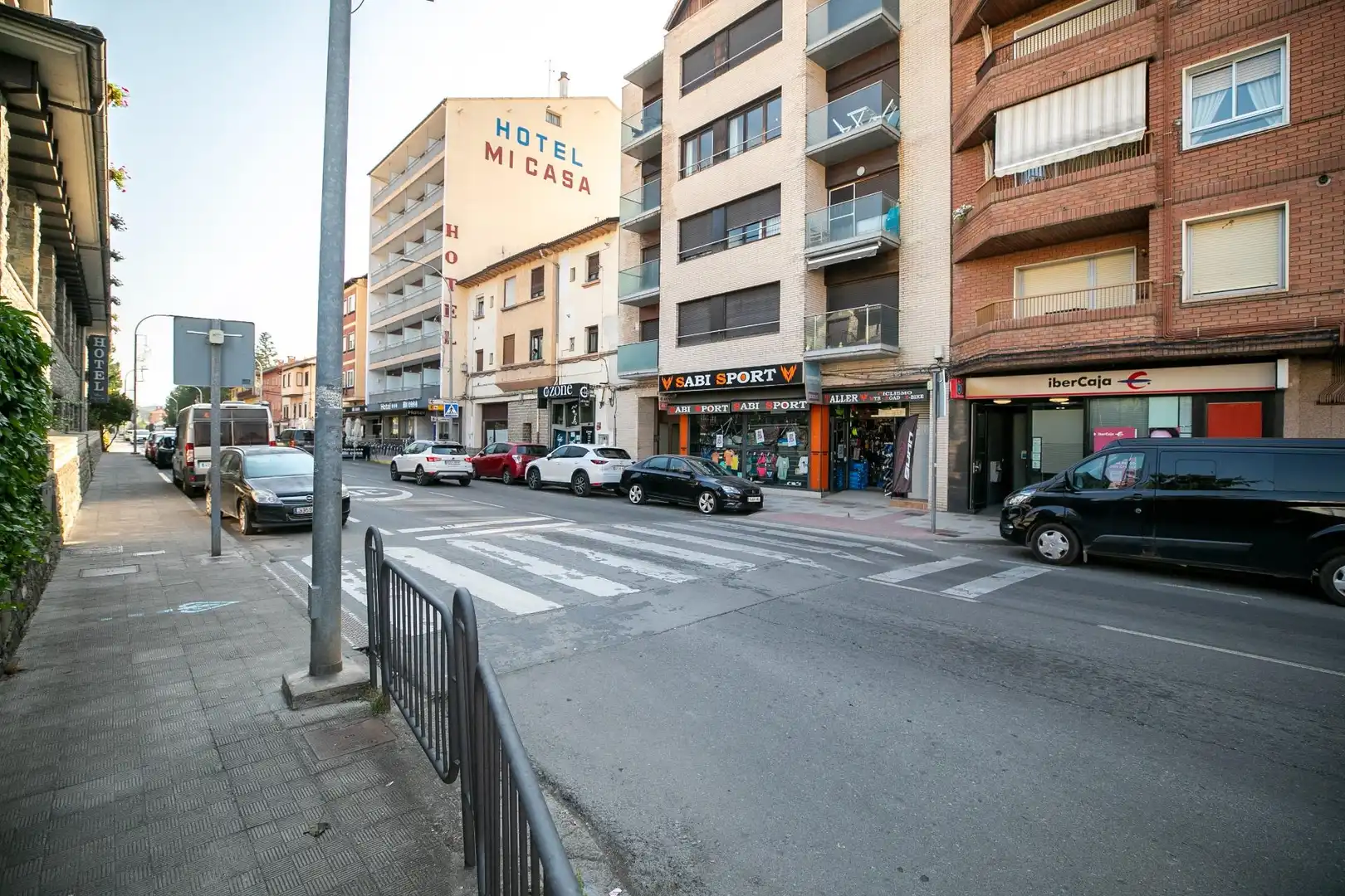 Vista exterior de Pis en venda en Sabiñánigo amb Calefacció, Parquet i Traster