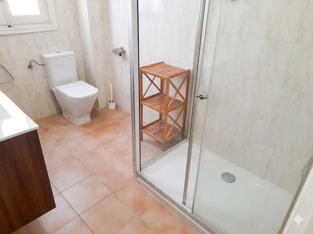 Badezimmer von Wohnung zur Miete in Valencia mit Klimaanlage, Möbliert und Balkon