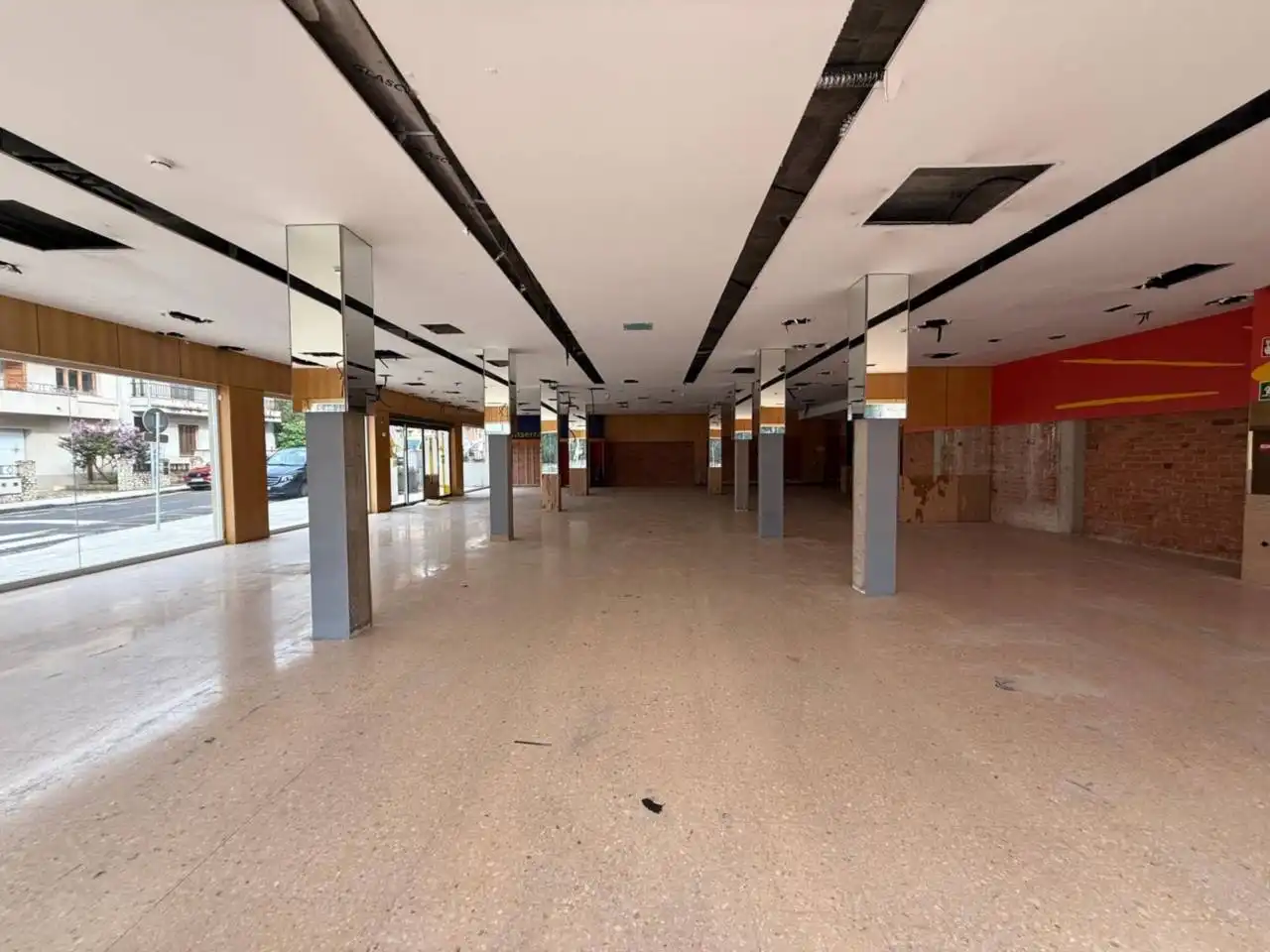 Local comercial en venta en Calle Cadaqués, imagen 7