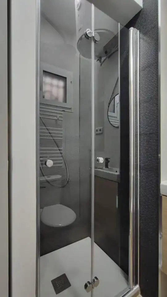 Badezimmer von Wohnung zur Miete in Madrid mit Klimaanlage, Heizung und Möbliert