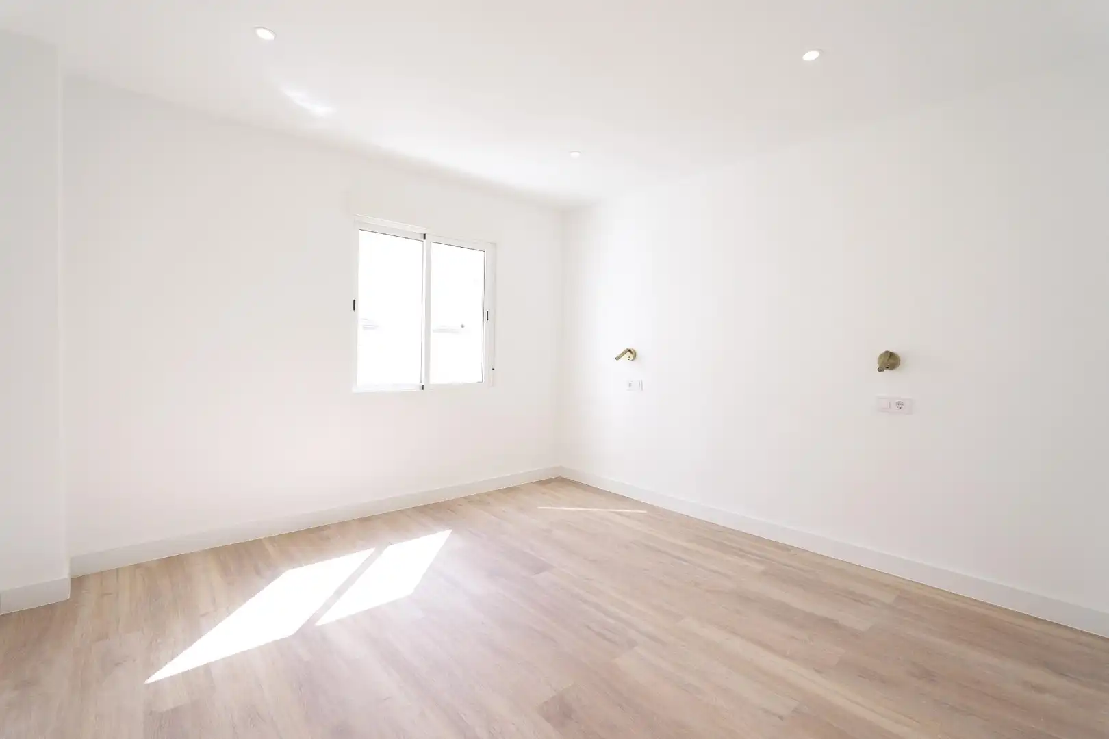 Bedroom of Flat for sale in Zaragoza