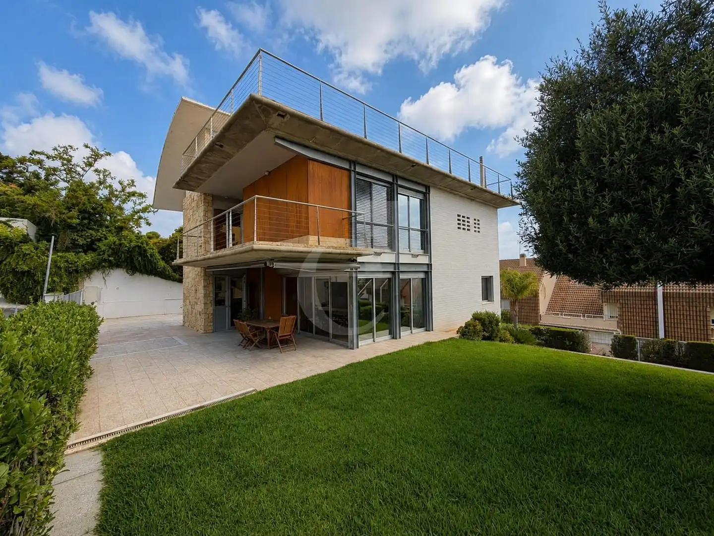 Vista exterior de Casa o xalet de lloguer en Paterna amb Aire condicionat i Piscina