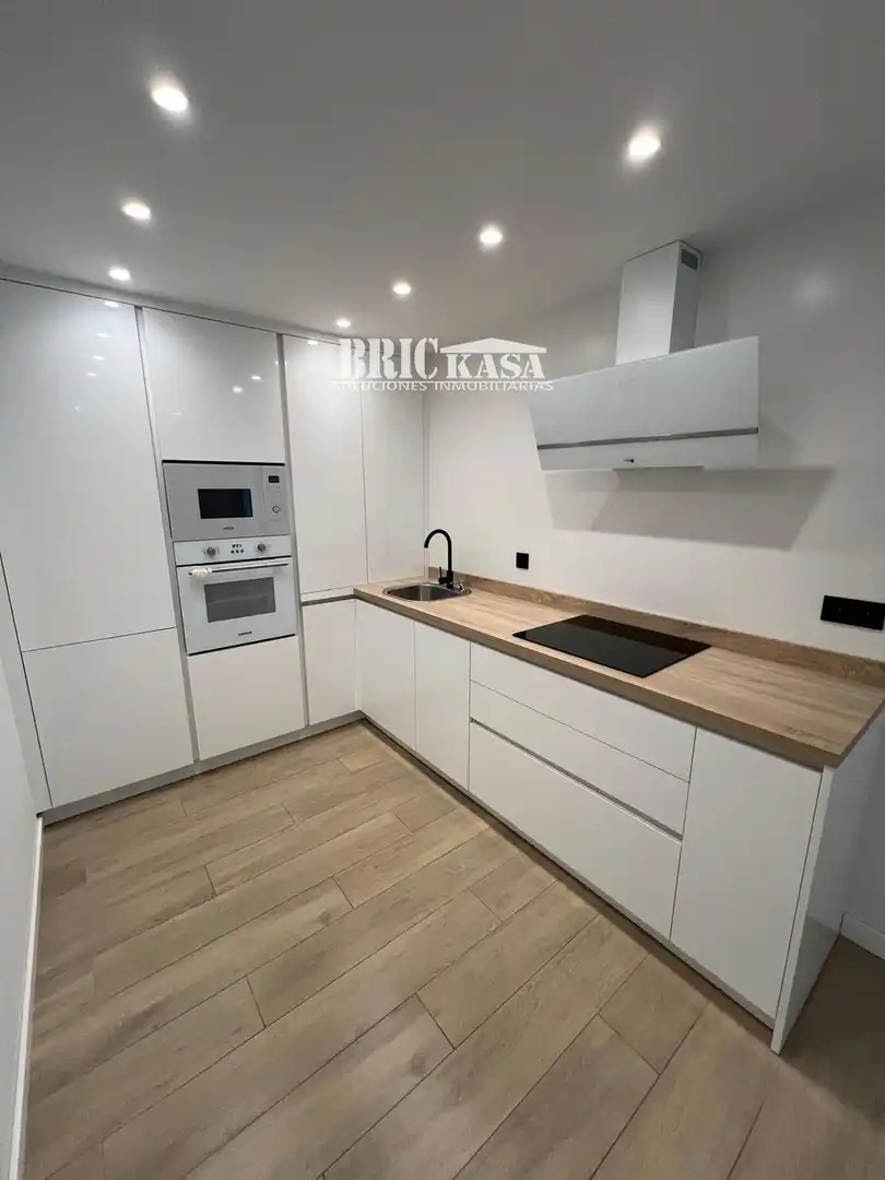 Cocina de Piso de alquiler en Cáceres con Aire acondicionado, Terraza y Alarma