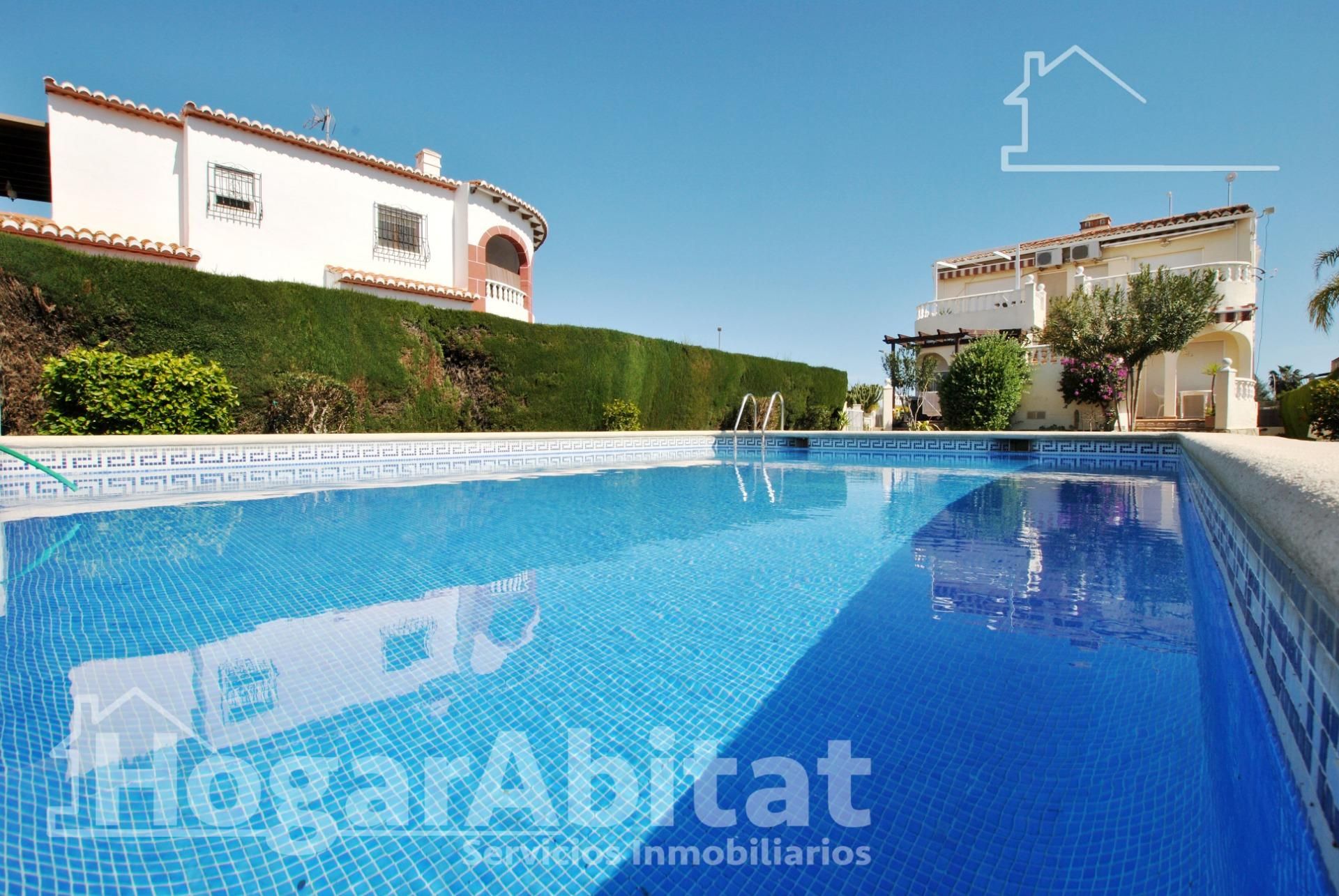 Piscina de Pis en venda en Oliva amb Aire condicionat, Jardí privat i Terrassa