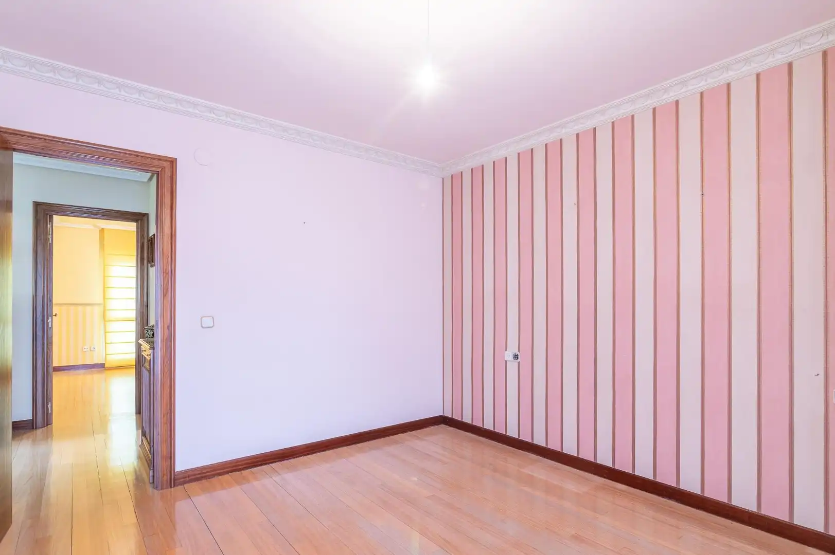 Schlafzimmer von Einfamilien-Reihenhaus zum Verkauf in Valle de Egüés / Eguesibar mit Klimaanlage, Heizung und Privatgarten