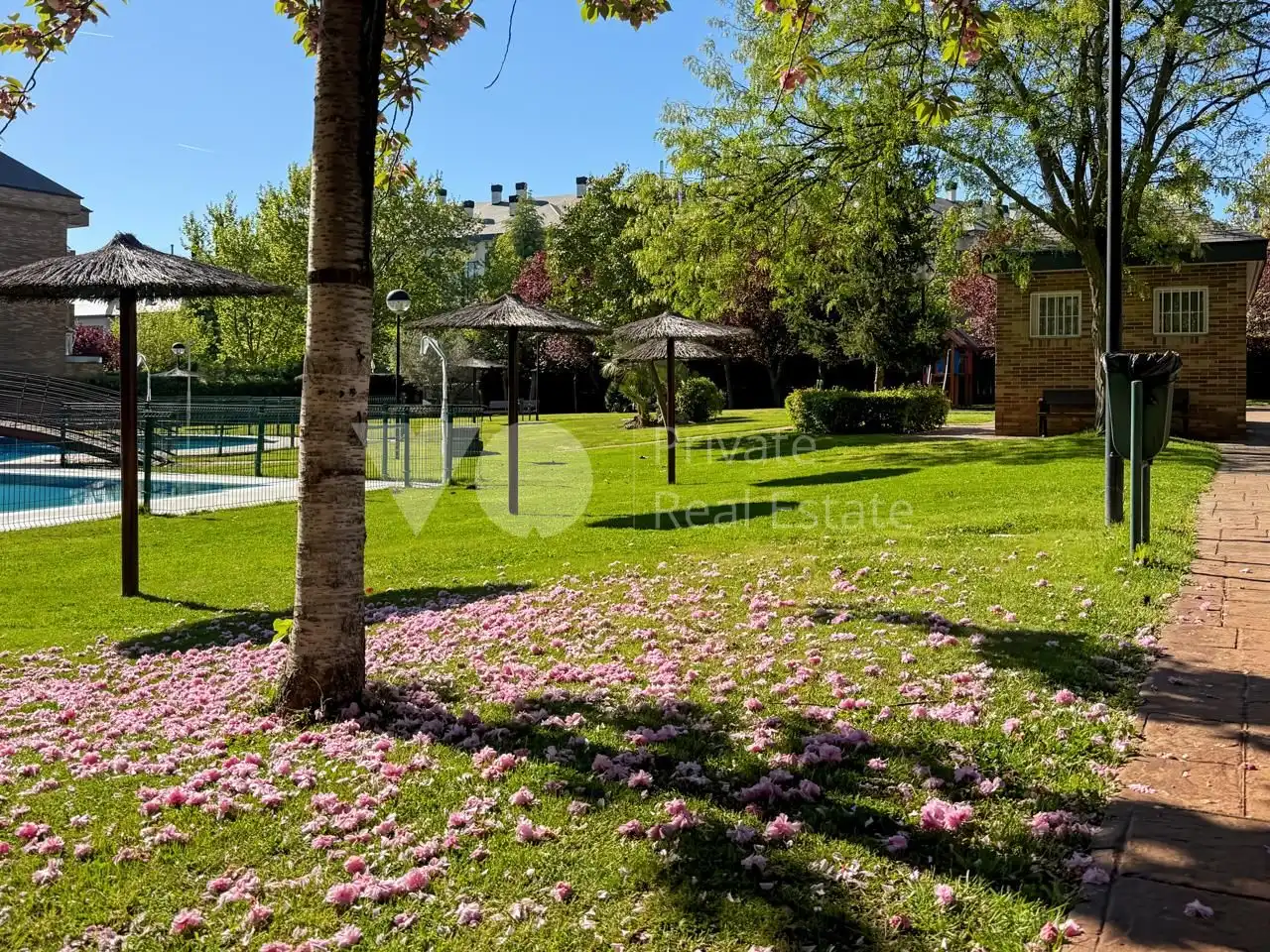 Planta baja de alquiler en Golf - El Carralero