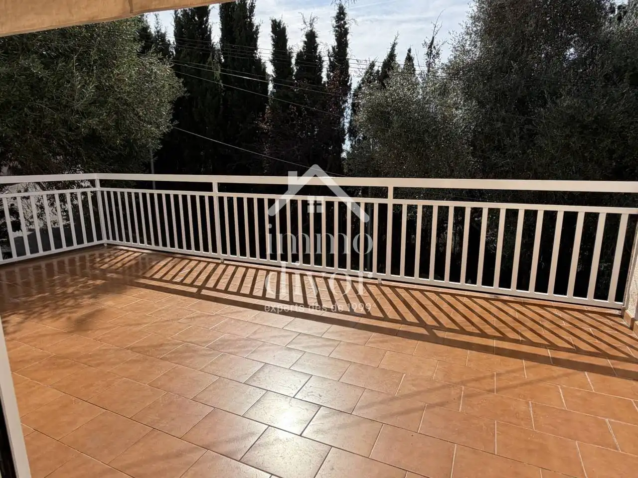 Casa aparellada amb jardí en venda a Centre, imagen 5