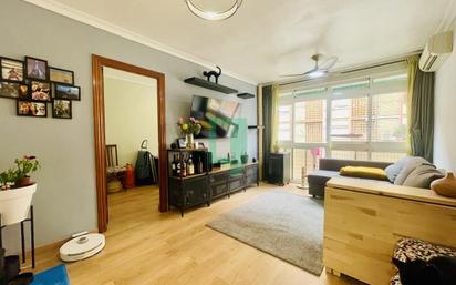 Living room of Flat for sale in Badalona  with Air Conditioner, Heating and Parquet flooring