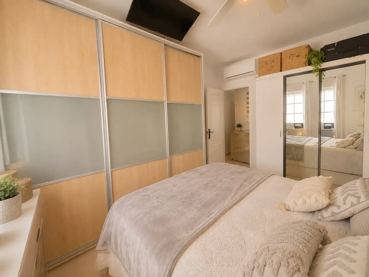 Bedroom of Flat for sale in Roquetas de Mar  with Air Conditioner, Terrace and Community pool