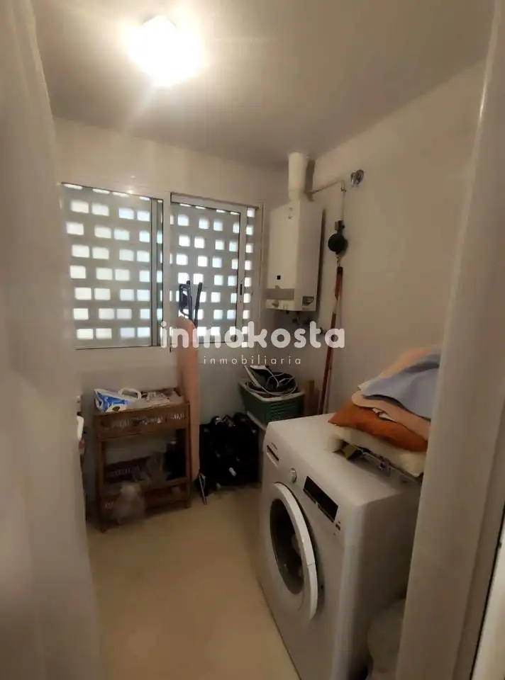 Bedroom of Flat for sale in L'Alfàs del Pi  with Air Conditioner, Terrace and Community pool