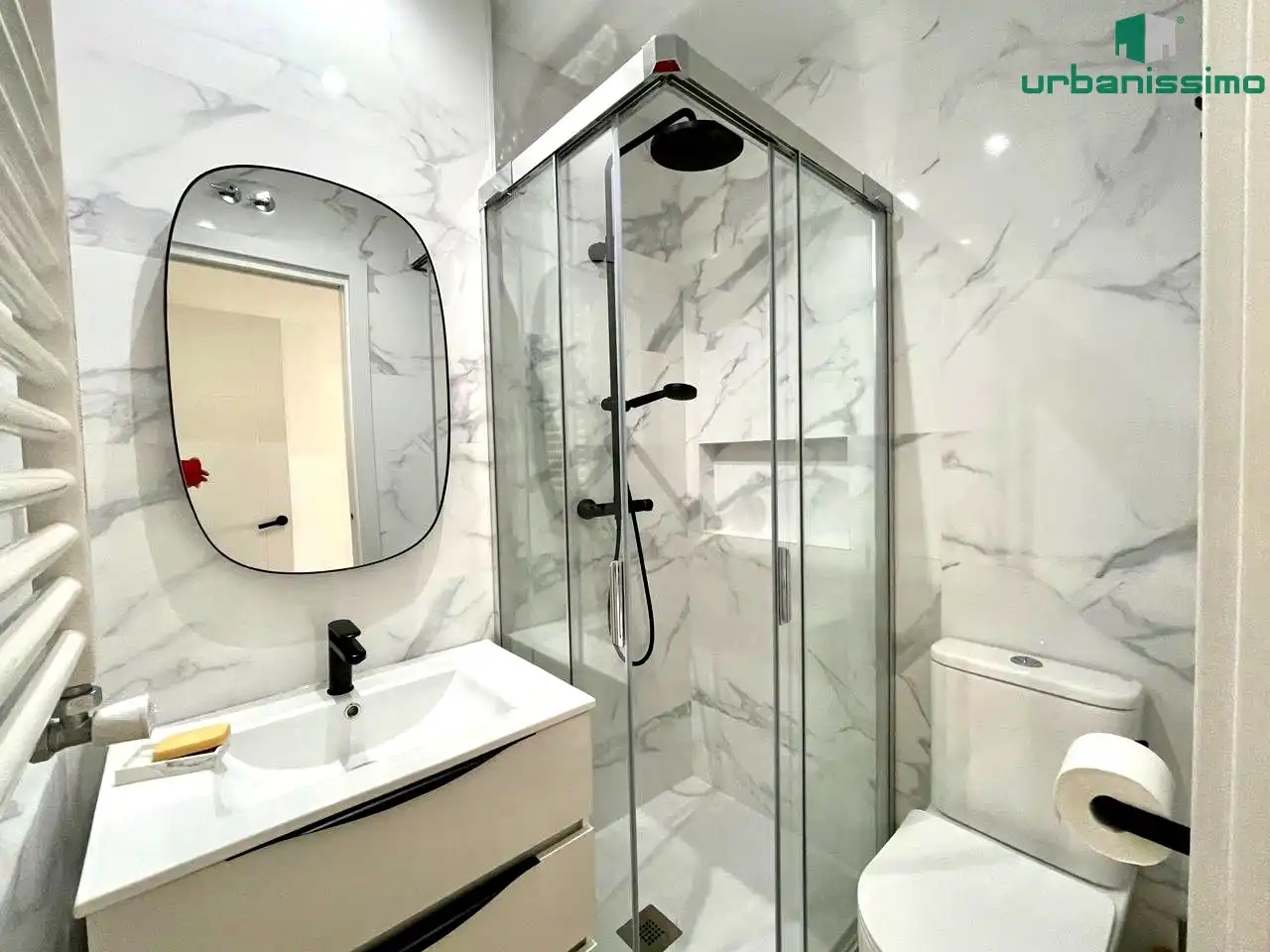 Baño de Apartamento de alquiler en Madrid con Aire acondicionado, Calefacción y Terraza