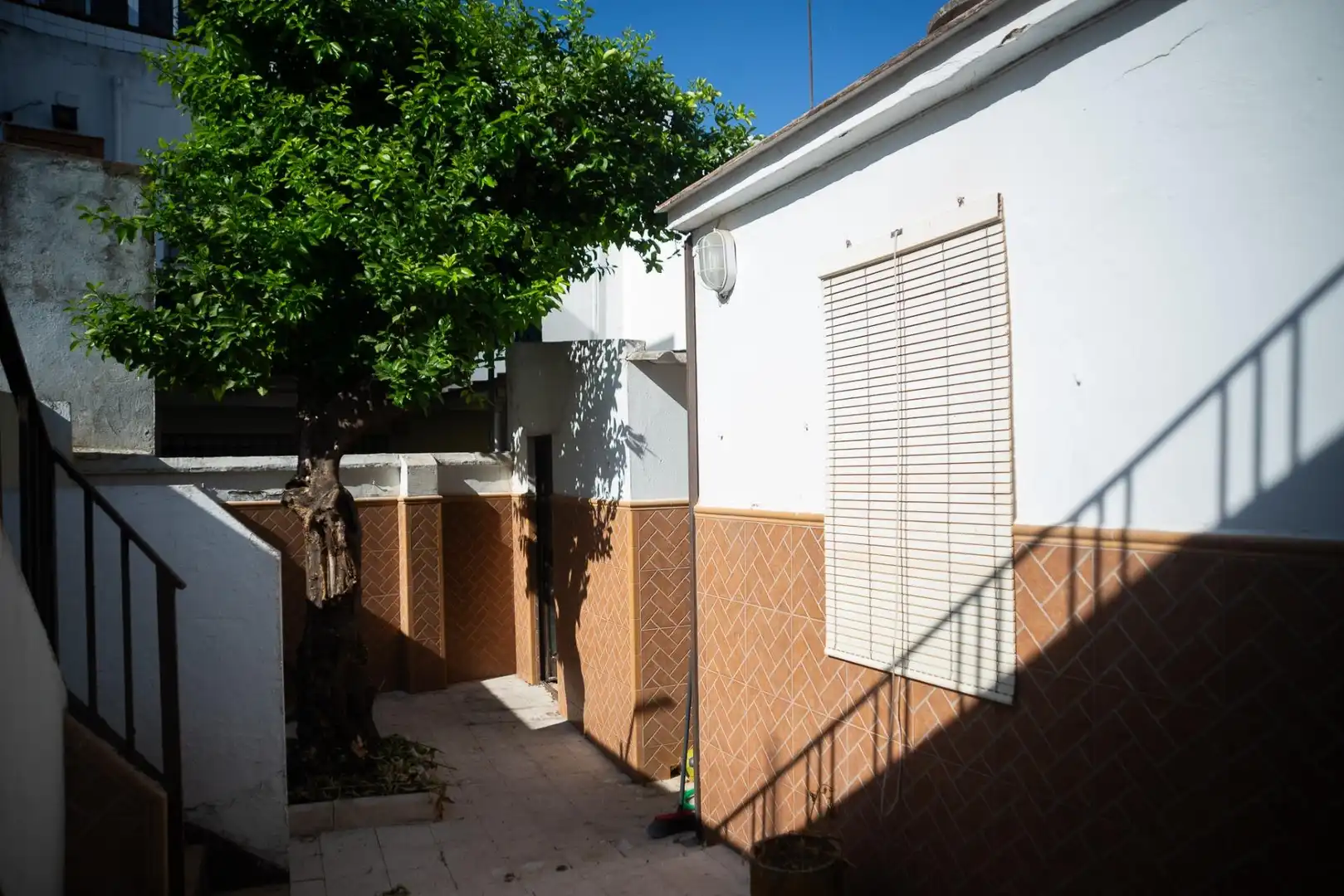 Vista exterior de Casa o xalet en venda en Camas amb Terrassa i Traster