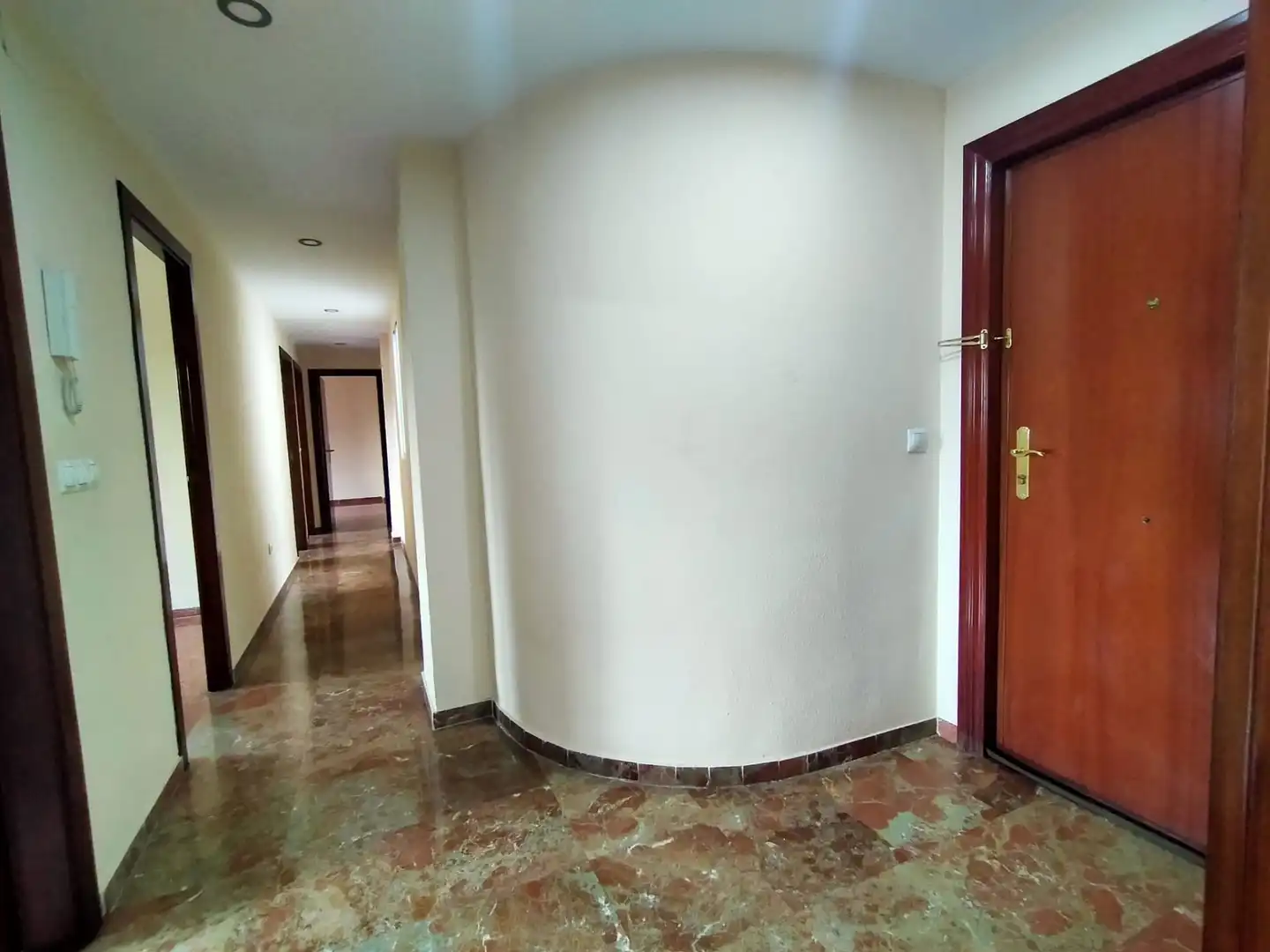 Flat for sale in Sevilla  with Air Conditioner and Terrace