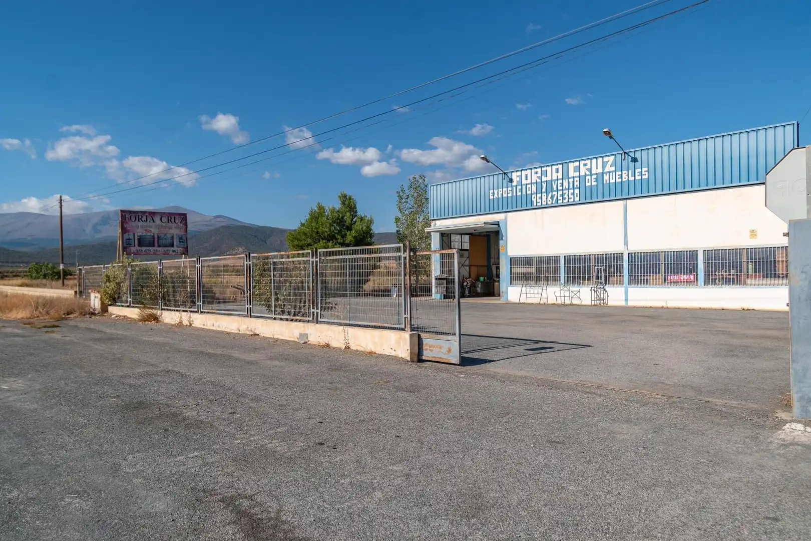 Vista exterior de Nave industrial en venta en Cogollos de Guadix