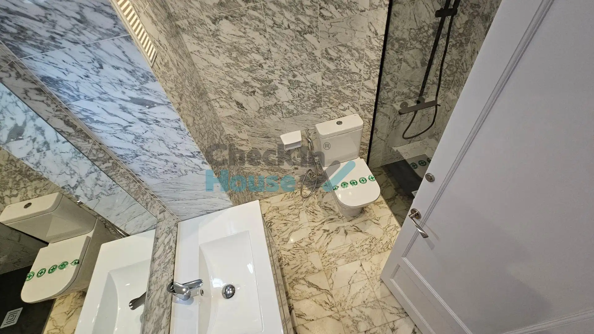 Badezimmer von Wohnungen zum Verkauf in Sant Feliu de Guíxols mit Heizung