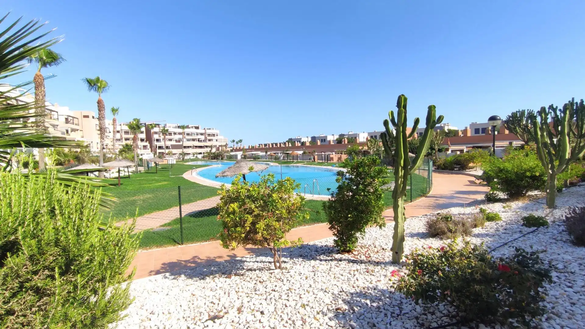 Jardín de Apartamento en venta en Almería con Aire acondicionado, Jardín privado y Terraza