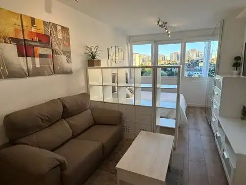 Sala d'estar de Estudi de lloguer en Vigo  amb Parquet, Moblat i Rentadora