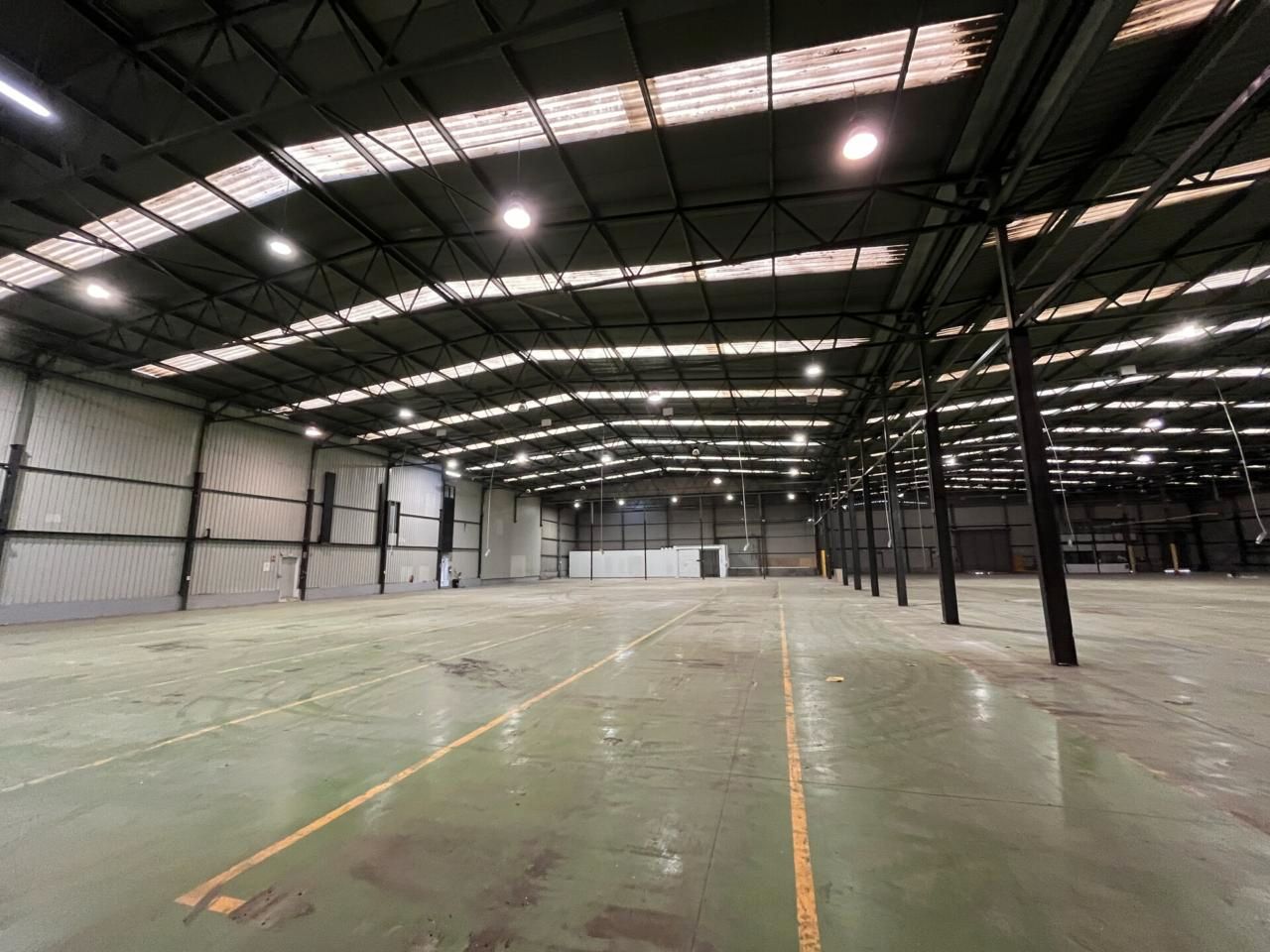 Vista exterior de Nave industrial en venta en Barberà del Vallès con Calefacción y Alarma