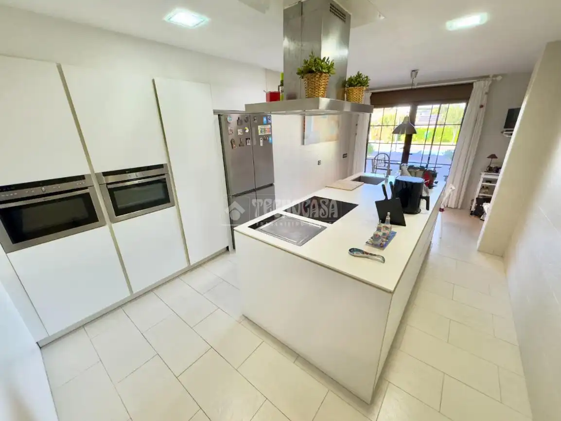 Cocina de Casa o chalet en venta en Cabanillas del Campo con Aire acondicionado, Calefacción y Terraza