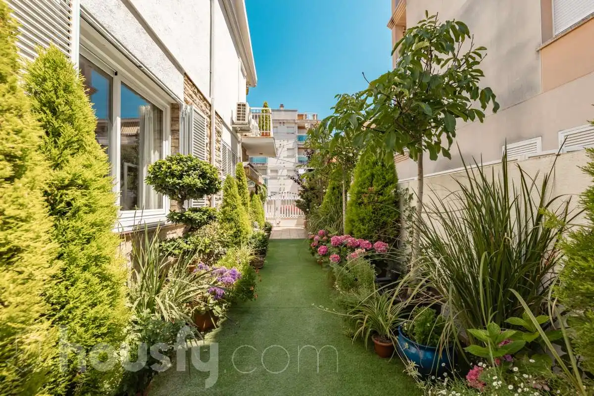 Detached homes for sale in Calle Santiago Rusiñol, Coma-ruga platja
