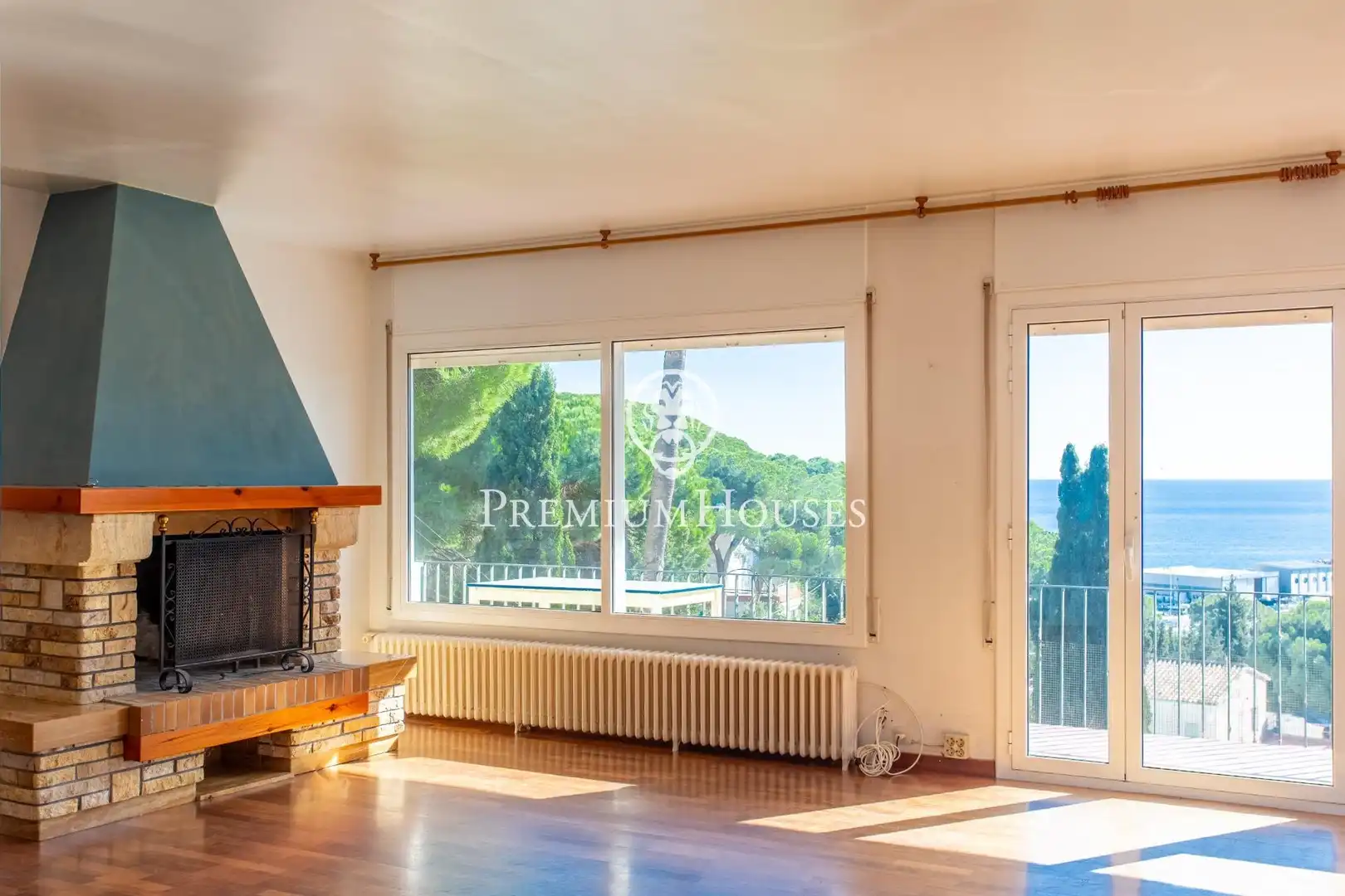 Sala de estar de Casa o chalet en venta en Arenys de Mar con Jardín privado, Terraza y Balcón