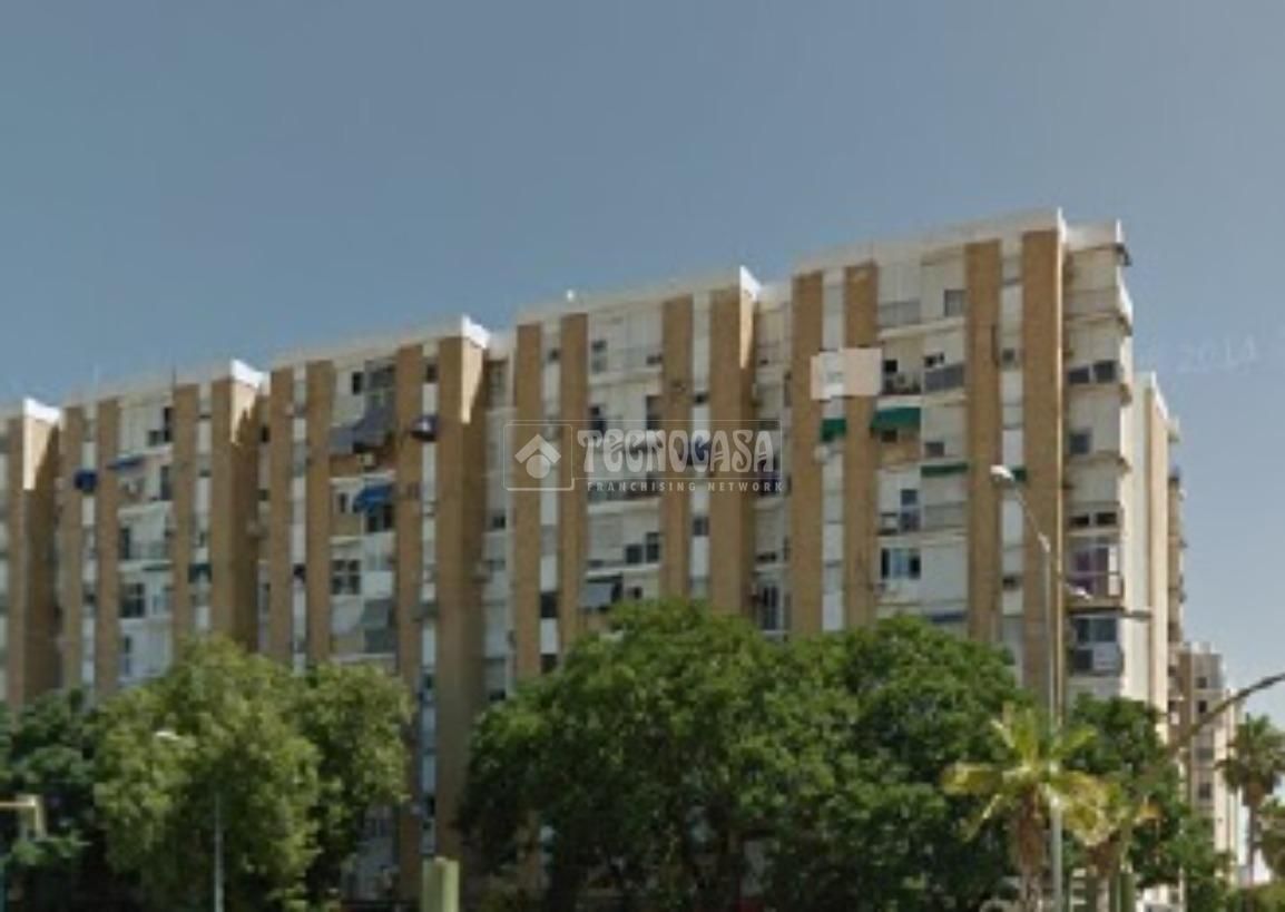Exterior view of Flat for sale in  Sevilla Capital