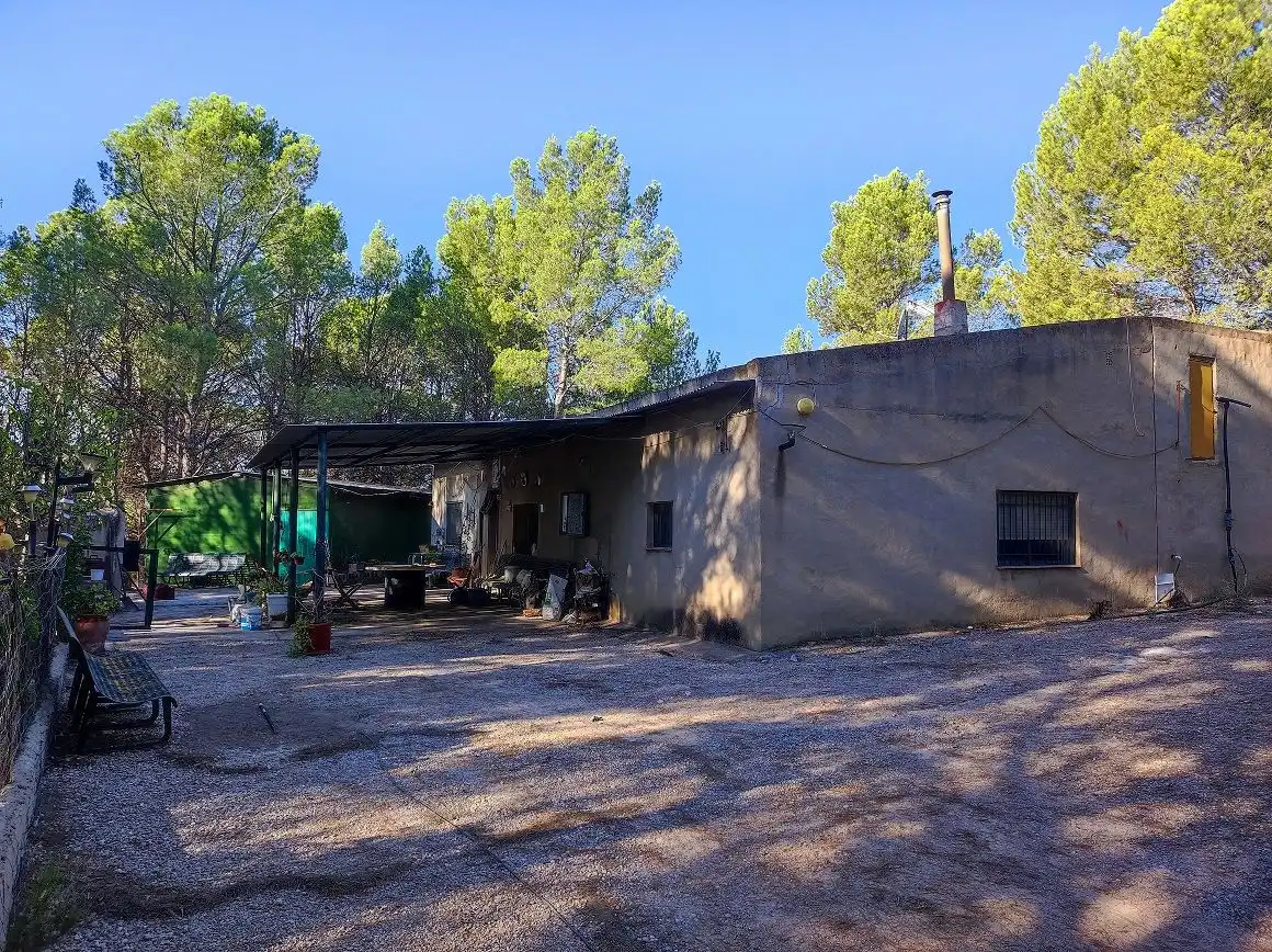 Vista exterior de Finca rústica en venda en Tobarra amb Jardí privat, Terrassa i Traster