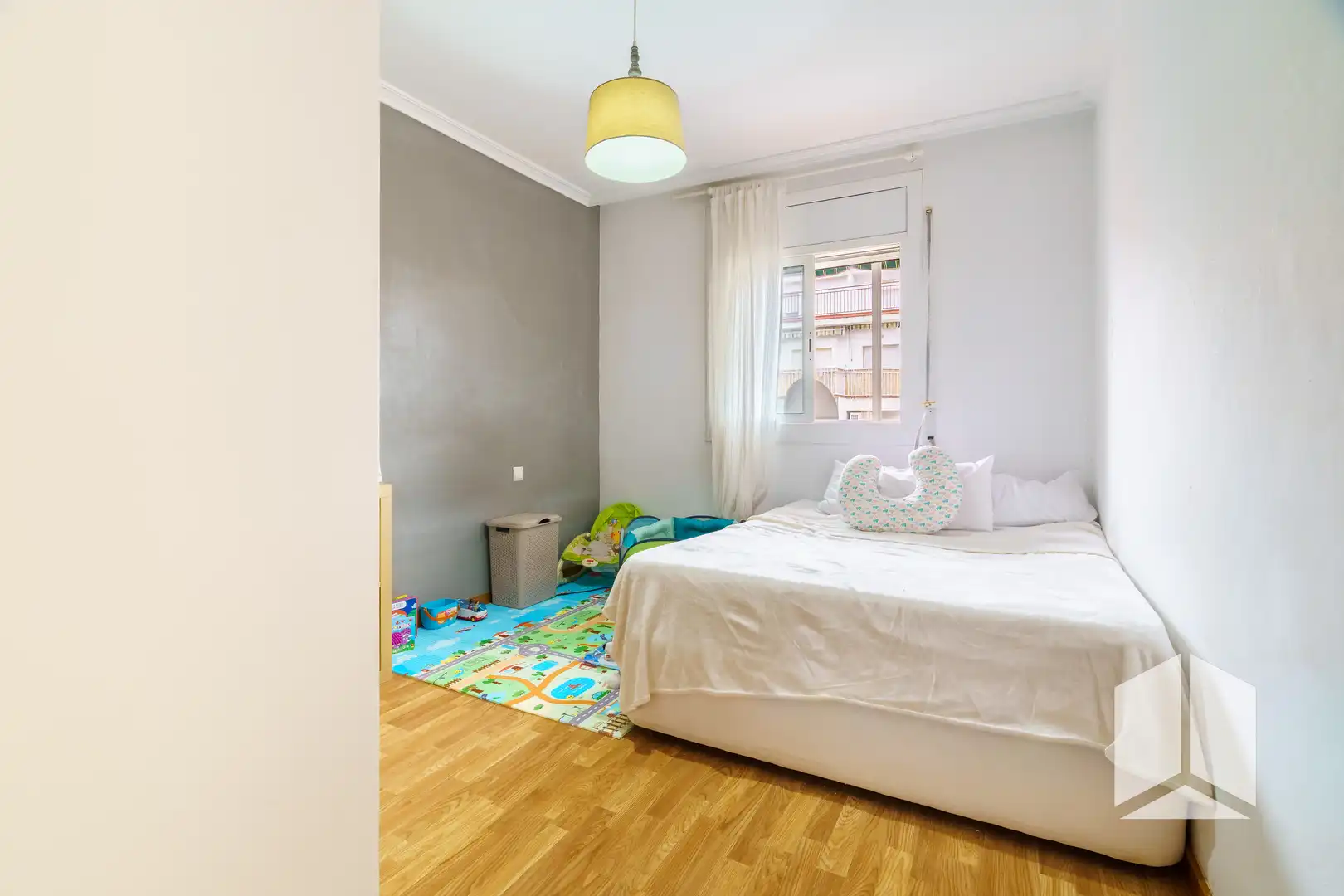 Habitación de Piso en venta en Castelldefels con Balcón