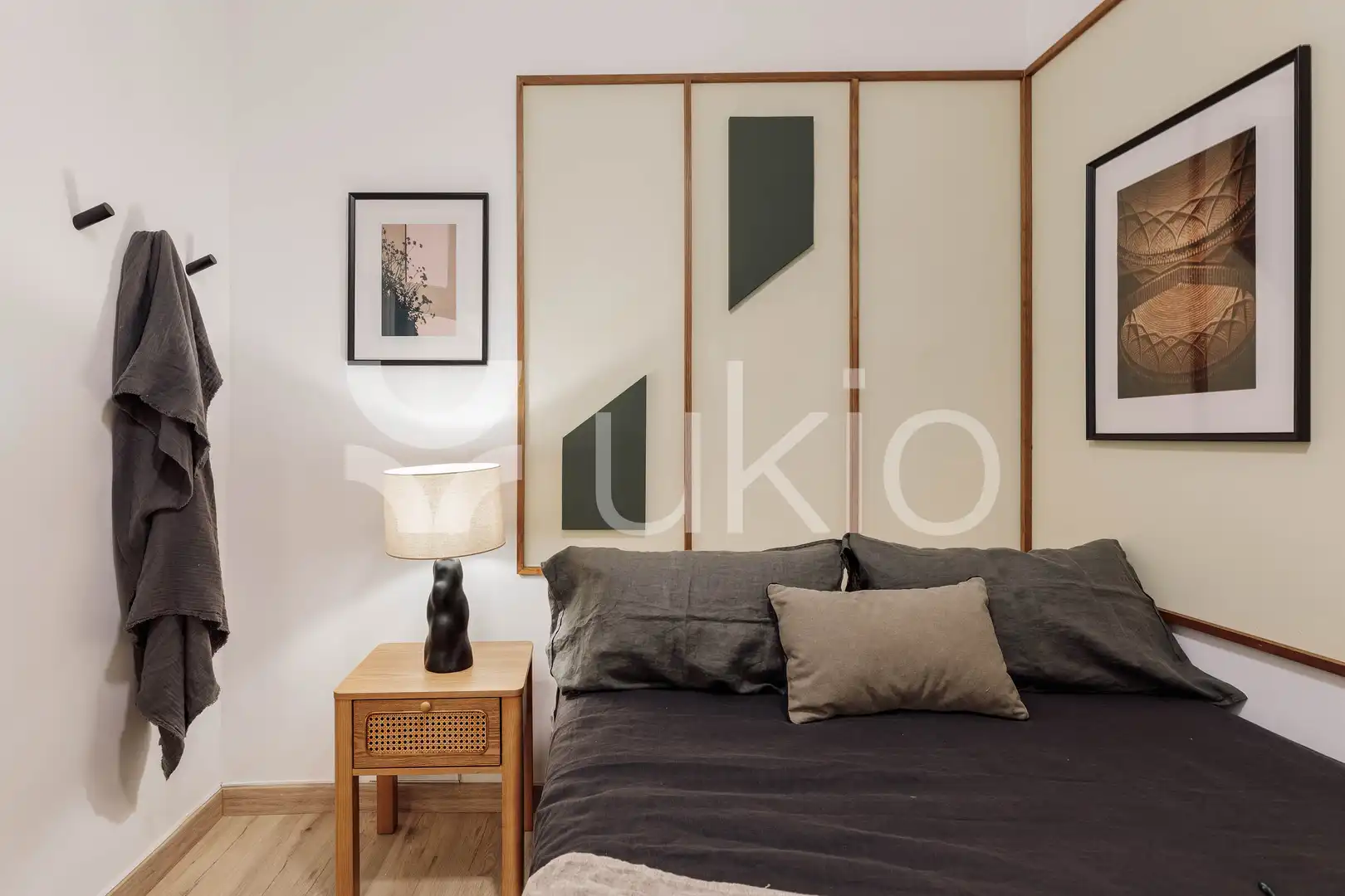 Dormitori de Apartament de lloguer en Barcelona amb Aire condicionat, Calefacció i Moblat