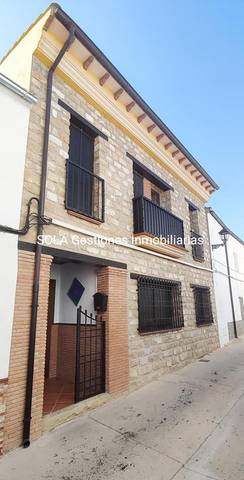 Casa-chalet en Venta en Calle Escucha Baja en Torreperogil