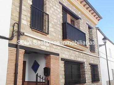 Casa amb balcó en venda a Calle Escucha Baja