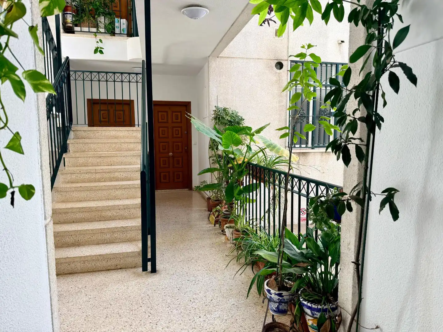 Wohnung zum Verkauf in Sevilla mit Klimaanlage, Terrasse und Balkon
