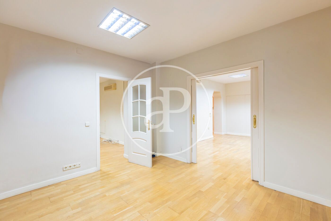 Flat for sale in  Madrid Capital  with Air Conditioner and Heating