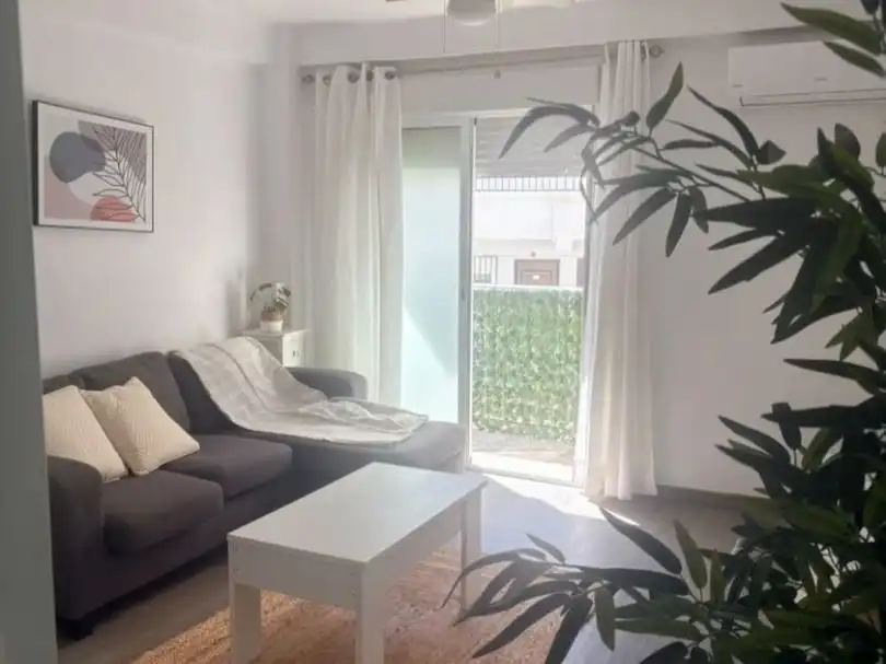 Wohnzimmer von Wohnung zur Miete in Nerja mit Klimaanlage, Heizung und Terrasse