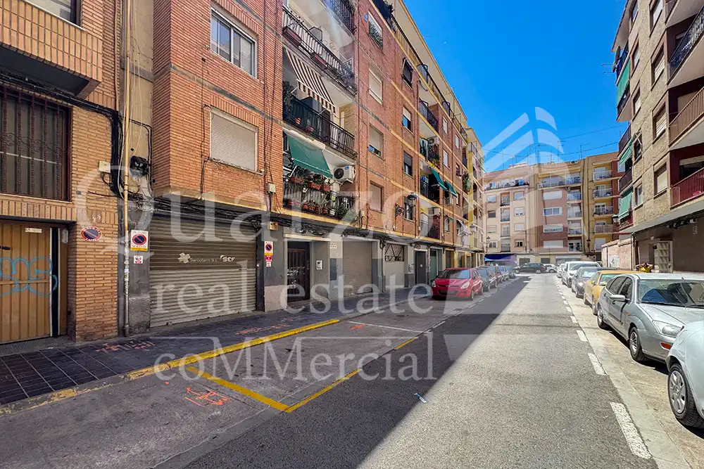 Vista exterior de Local en venda en Valencia