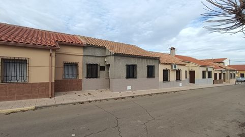 Foto 2 de Casa adosada en venta en Plaza del Quinto Centenario, Carrión de Calatrava, Ciudad Real
