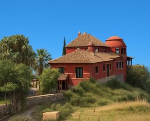Vista exterior de Casa o xalet en venda en Almuñécar amb Aire condicionat, Calefacció i Jardí privat
