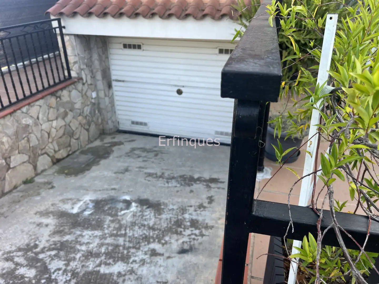 Parking de Casa o chalet en venta en Rubí con Aire acondicionado, Calefacción y Jardín privado