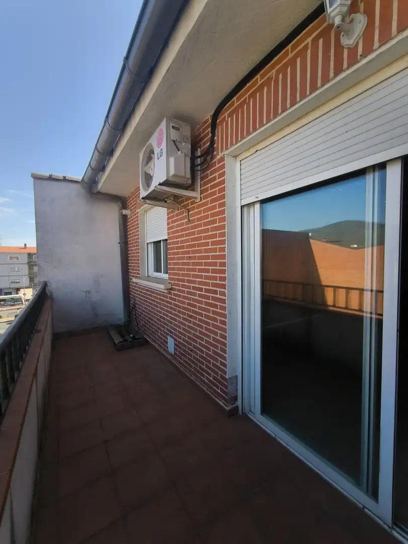 Vista exterior de Apartament en venda en El Tiemblo 