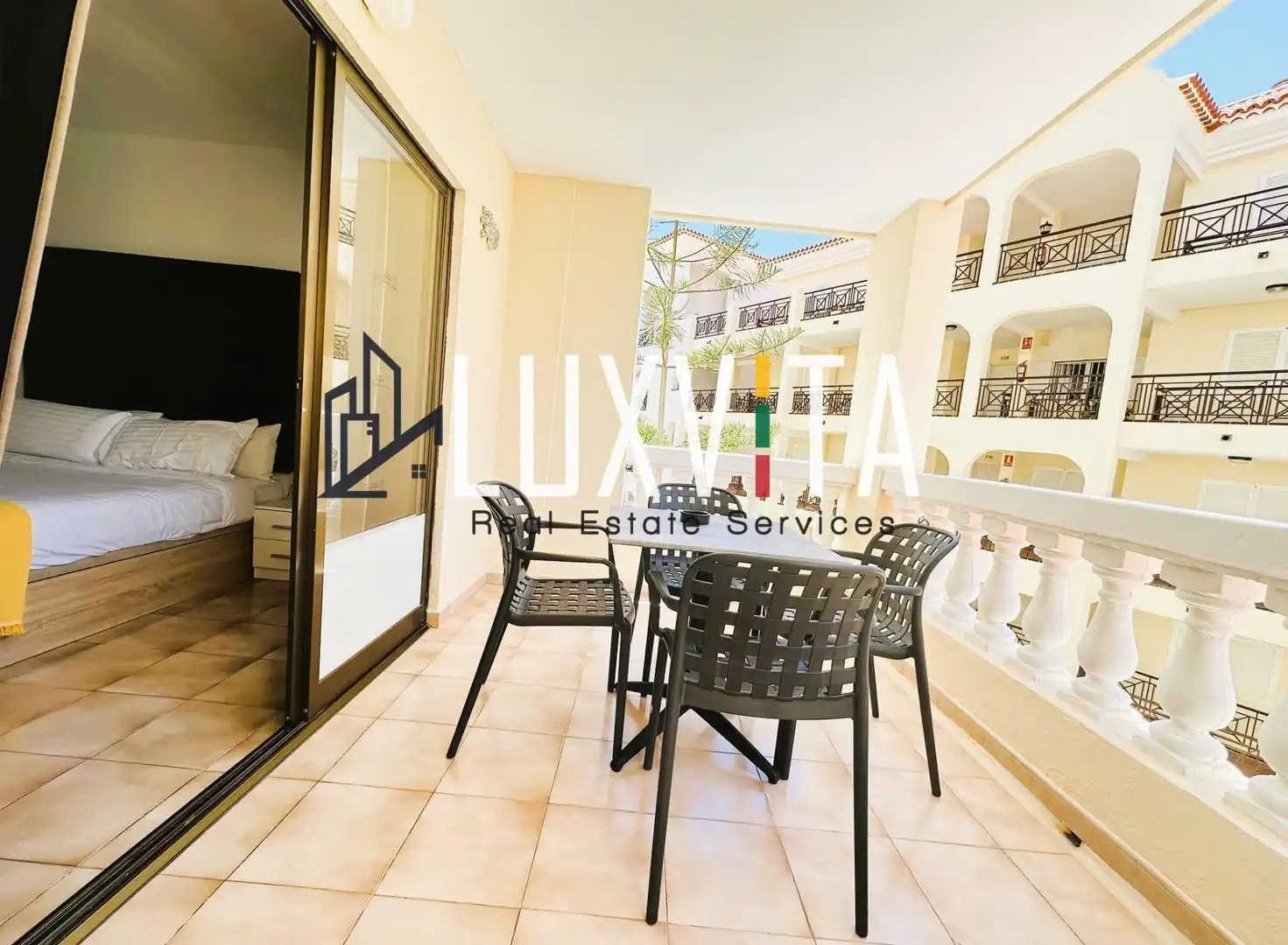 Terrassa de Apartament en venda en Arona amb Jardí privat, Terrassa i Moblat