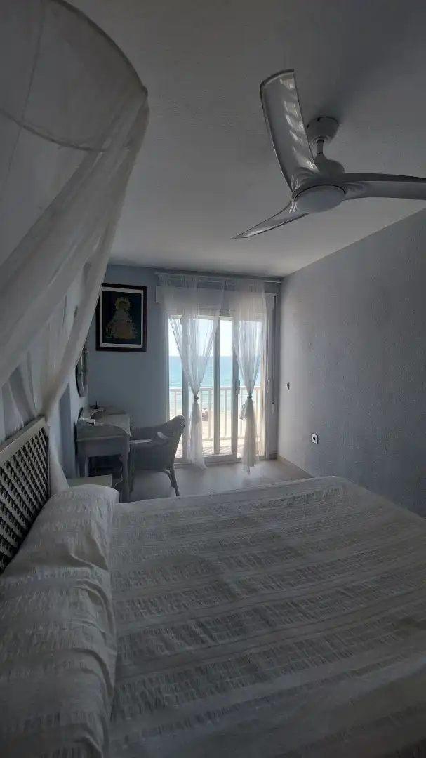 Habitación de Dúplex de alquiler en La Manga del Mar Menor con Aire acondicionado, Terraza y Amueblado