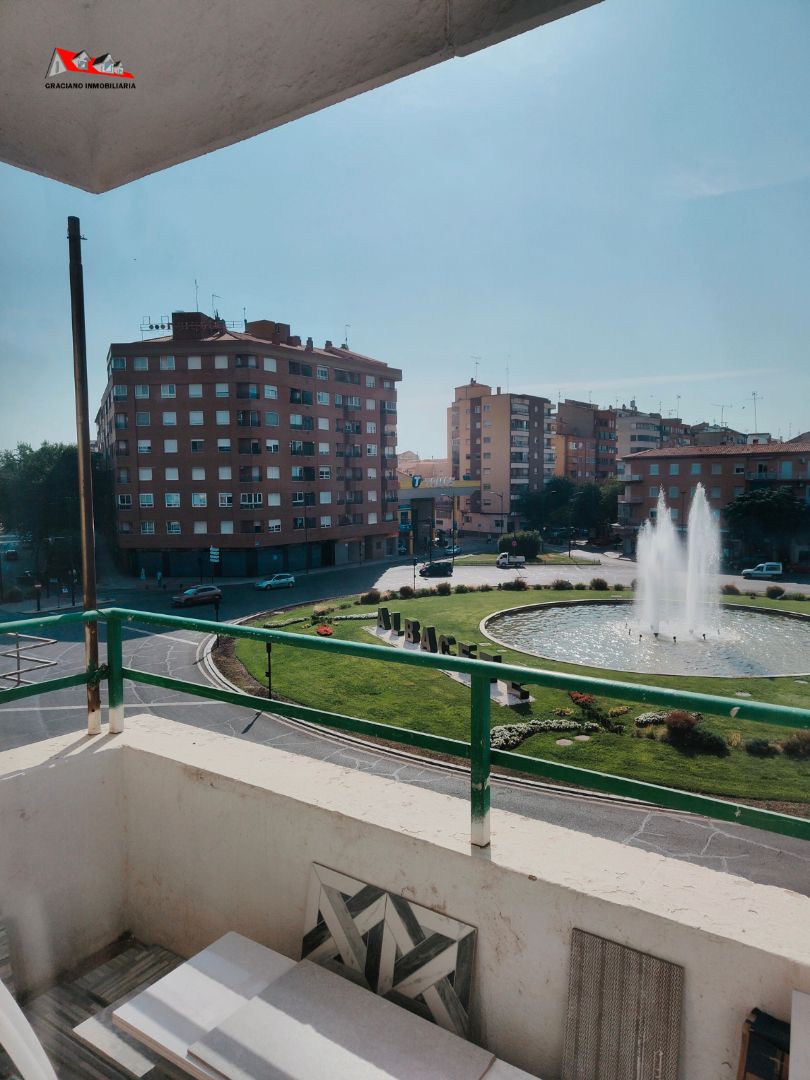 Vista exterior de Pis en venda en  Albacete Capital amb Balcó