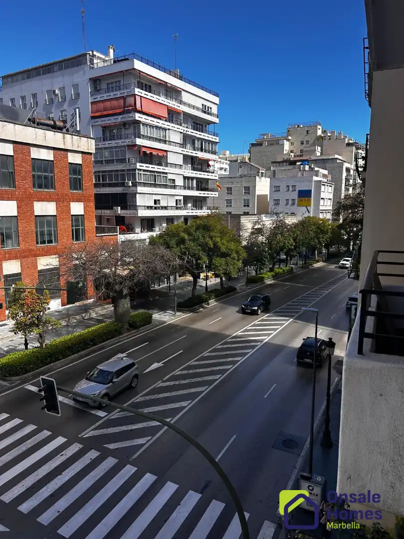 Flat with lift for sale in Avenida Ricardo Soriano 35a, imagen 2